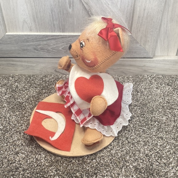 Vintage 1997 ANNALEE Mouse/Bear Doll Figure Valentine Heart Day - Picture 6 of 7